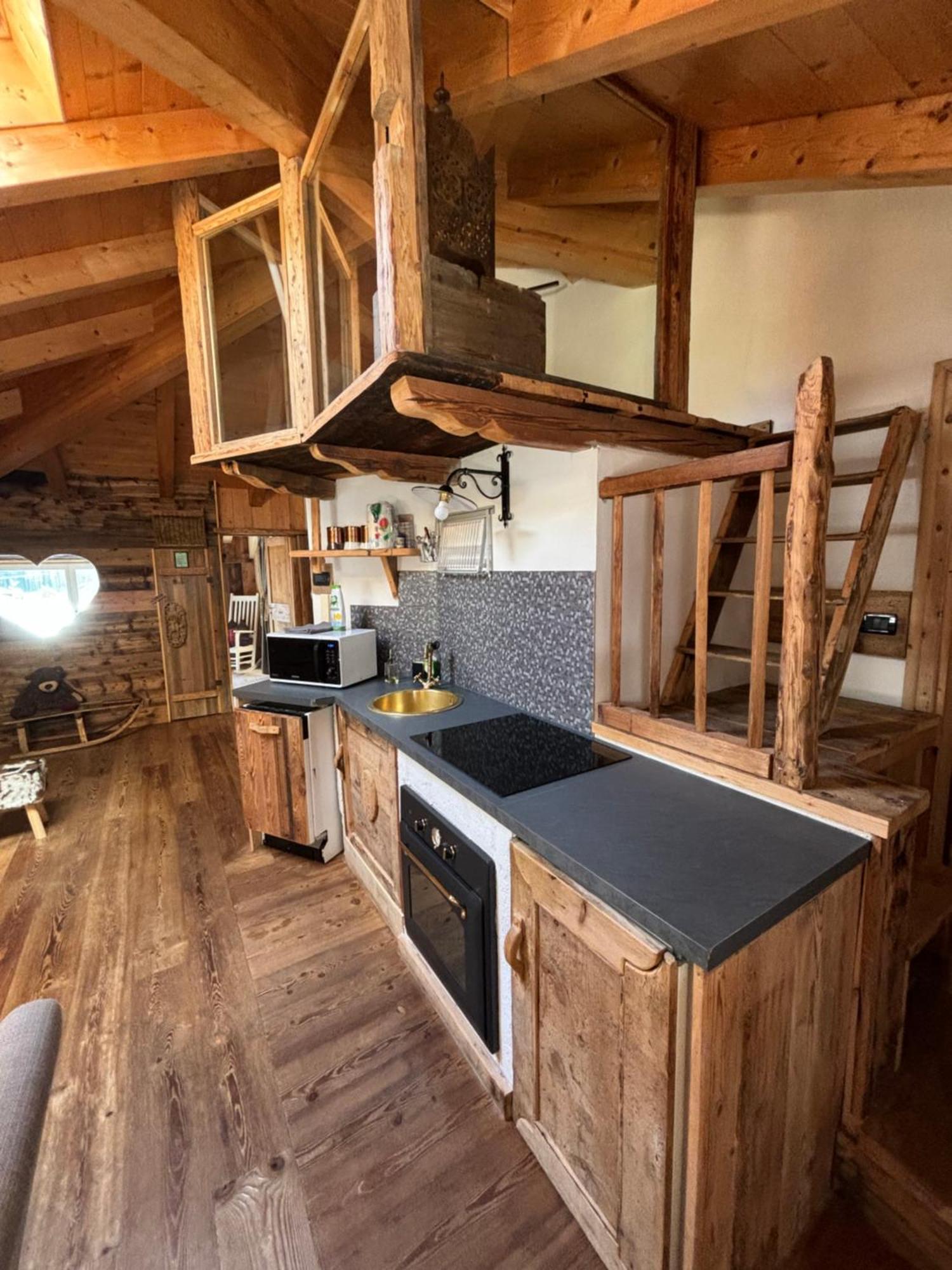 La Tana Dell'Orso Apartment กัมปีเตลโลดีฟัสซา ภายนอก รูปภาพ